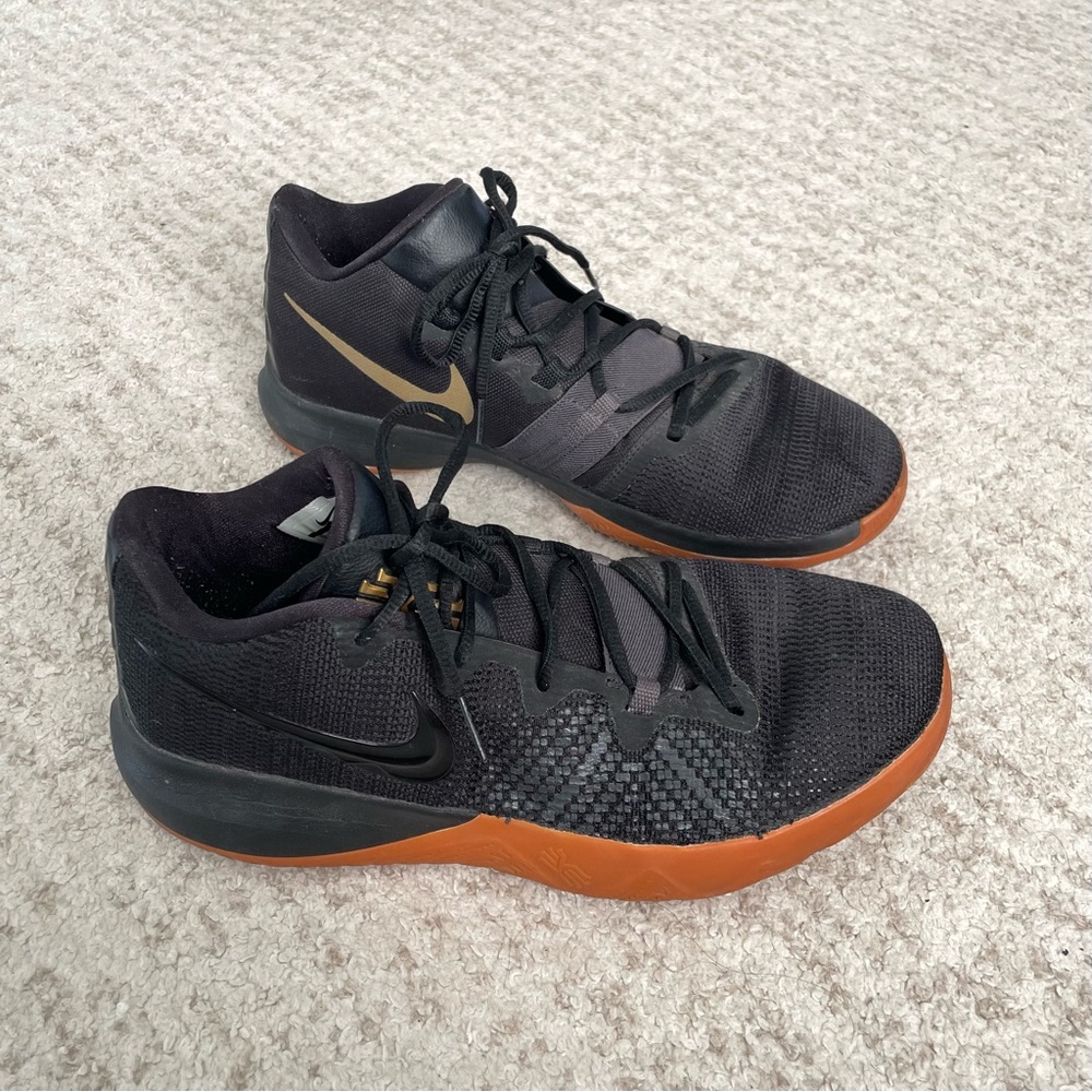 Nike Kyrie Flytrap Basketball Shoes